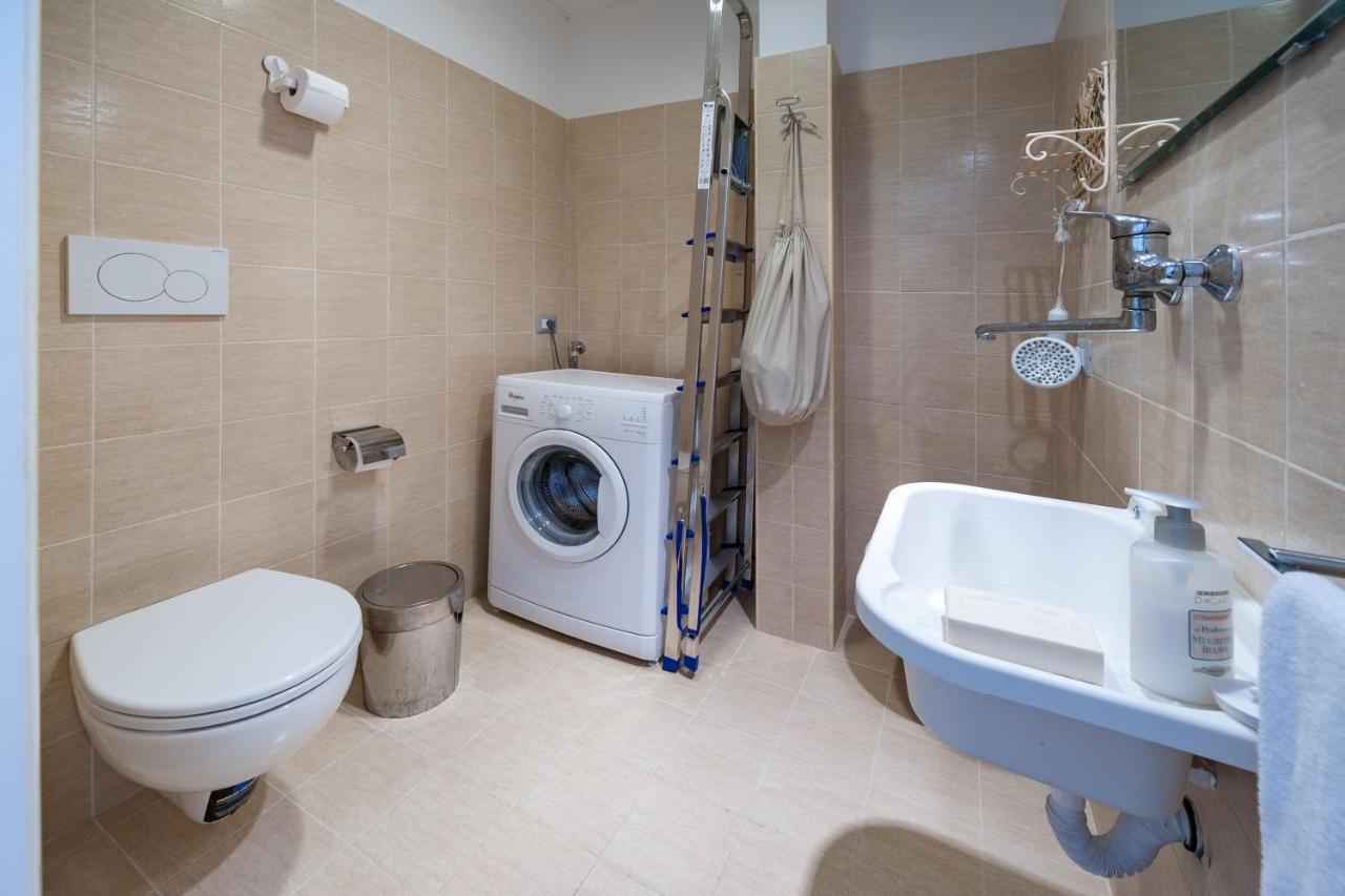 Monticello Apartment Via Cavour Roma Ngoại thất bức ảnh